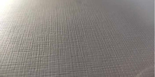 什麽是壓紋紙？一（yī）般用作紅酒不幹膠標（biāo）簽材料