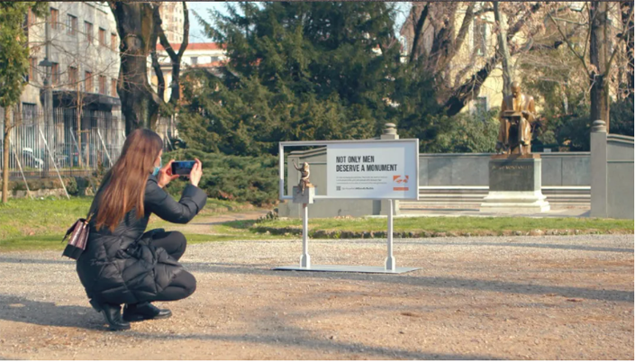不幹膠戶外廣（guǎng）告（gào）