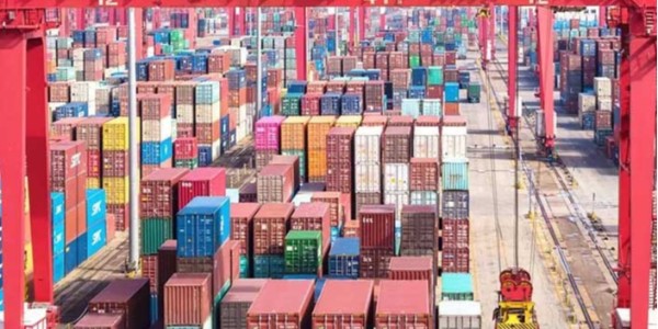 集裝（zhuāng）箱上（shàng）粘貼的各種（zhǒng）標簽是什麽材質的不幹膠材料？