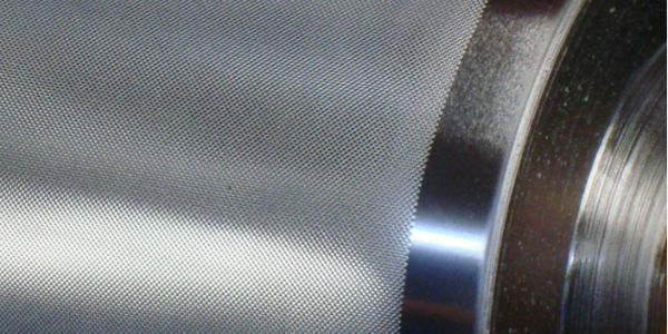 不幹（gàn）膠材料印刷網（wǎng）紋輥表（biǎo）麵（miàn）圓周方向出現亮線怎麽辦？