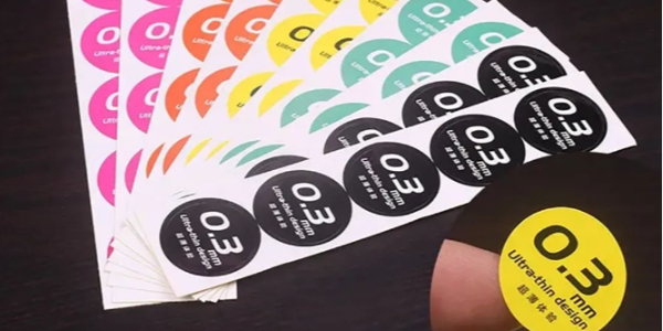 PVC不幹膠材料能搭（dā）配（pèi）熱熔膠嗎？