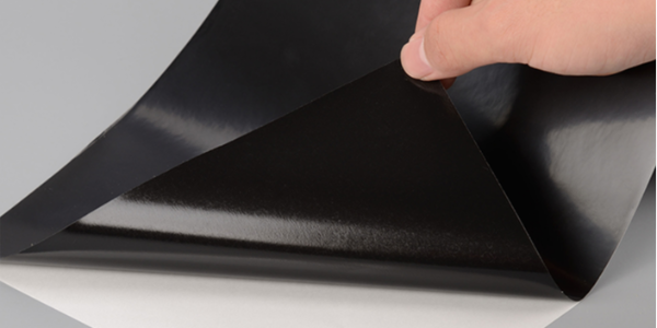 PVC不幹膠（jiāo）材料與聚烯烴（tīng）不幹膠材料又有什麽不一樣呢？