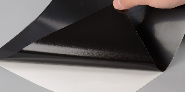 不幹膠材料（liào）印刷過程中靜電的危害有哪（nǎ）些？